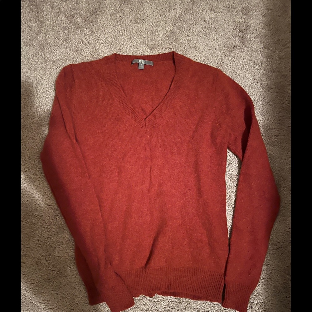 Uniqlo V-Neck Sweater